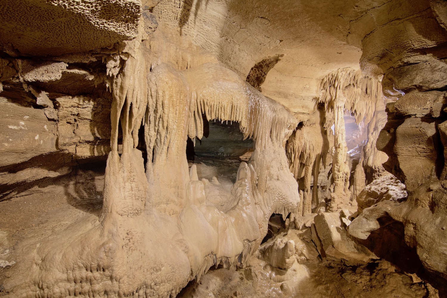 crystal onyx cave tours